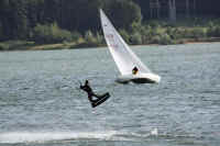 kitesurfen-allmannsdorf11.jpg (60122 Byte)